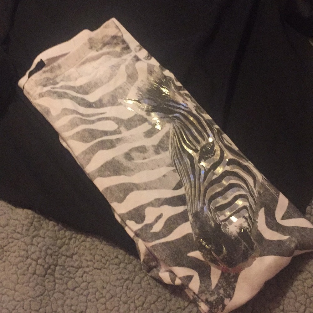 In Vein Leggings with a zebra 🦓 metallic print.